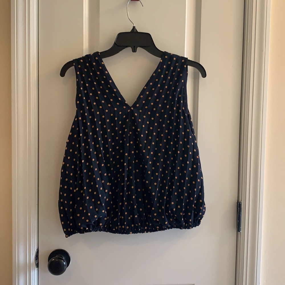 Banana Republic NWT polka dot v neck blouse - Picture 2 of 12